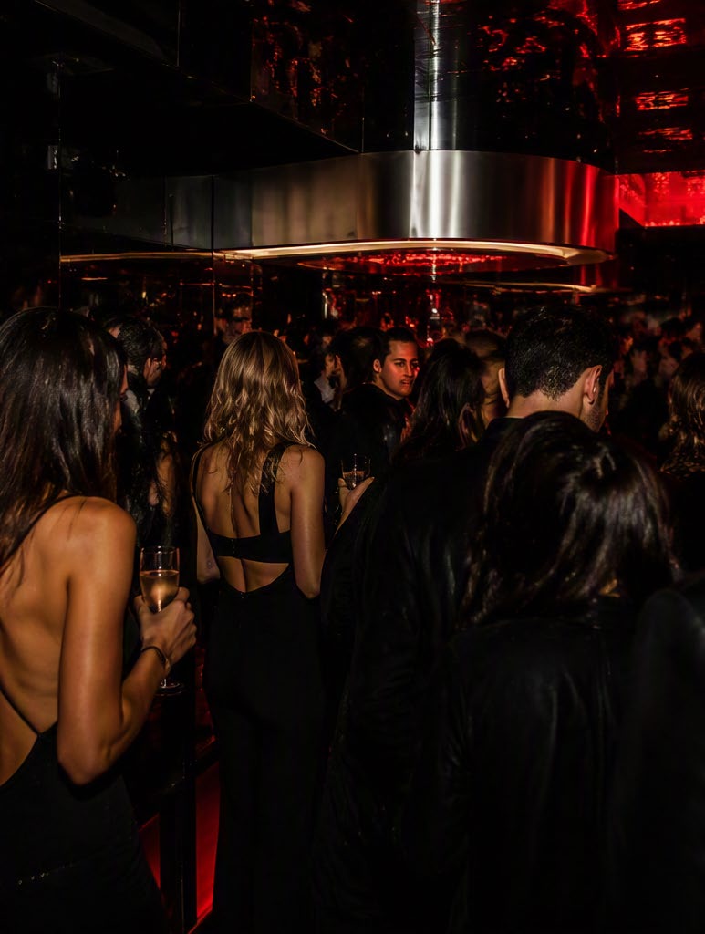Serata al club